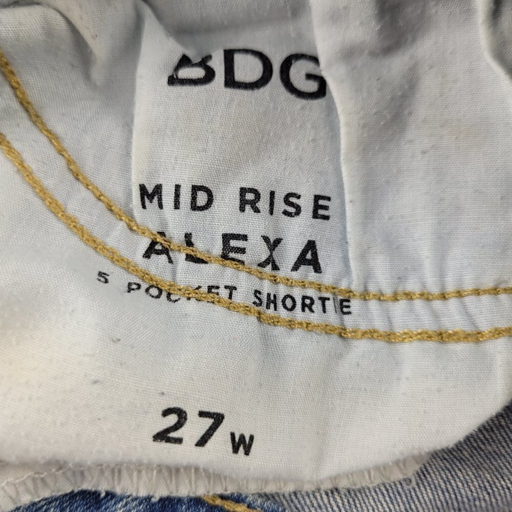 UO BDG Mid Rise Alexa 5 Pocket Cuff Shortie Denim Short 27 - Picture 8 of 8